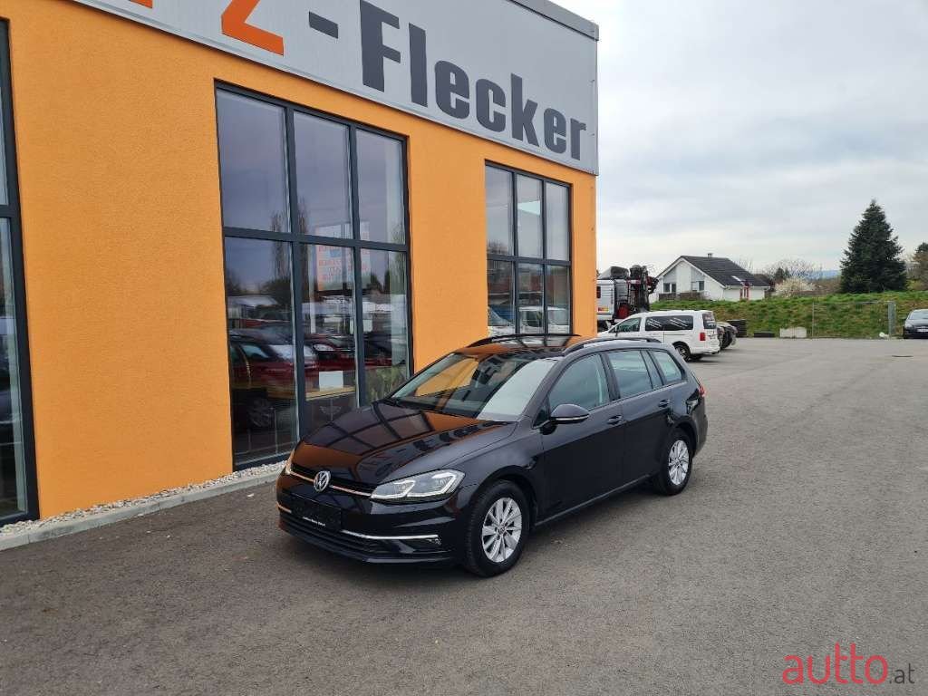 2019' Volkswagen Golf photo #1