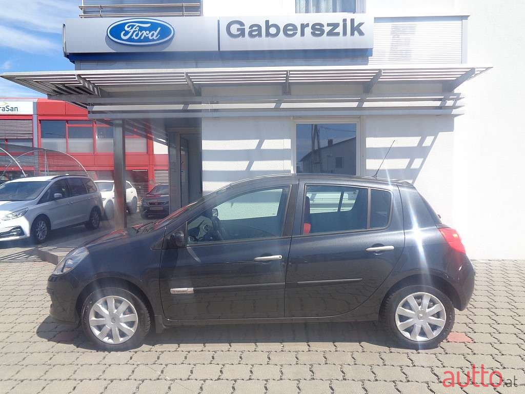 2007' Renault Clio photo #2