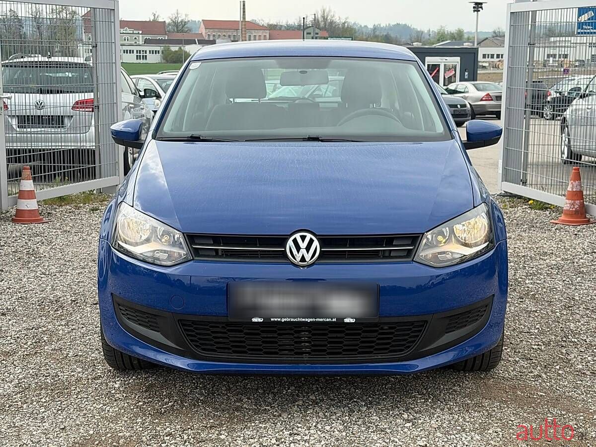 2010' Volkswagen Polo photo #2