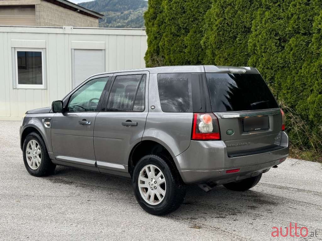 2011' Land Rover Freelander photo #3