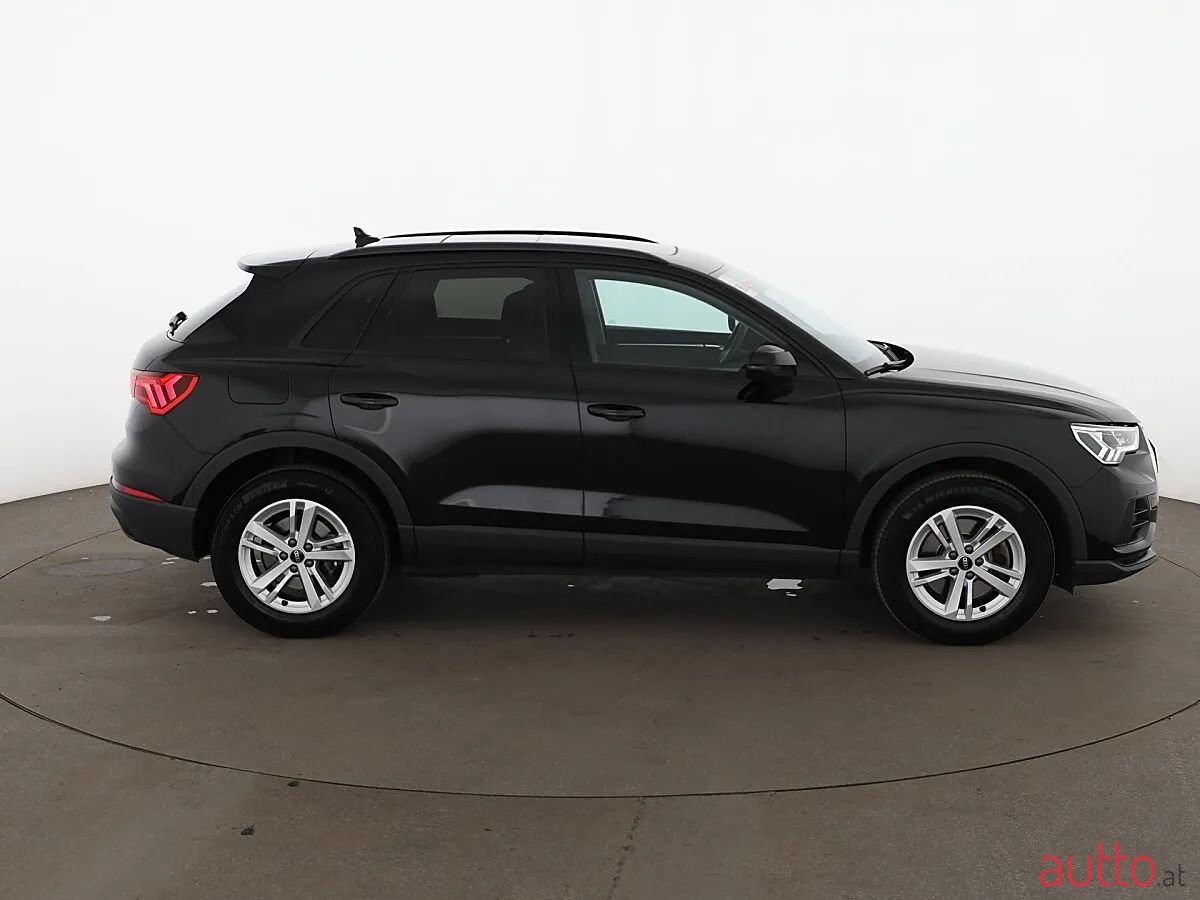 2022' Audi Q3 photo #3