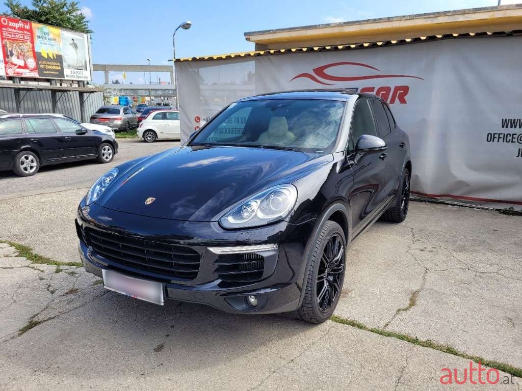 2015' Porsche Cayenne photo #1