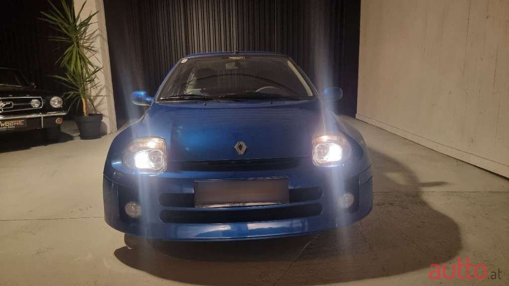 2002' Renault Clio photo #6