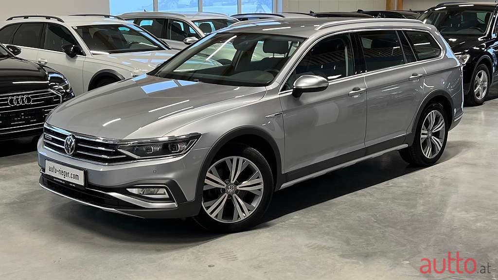 2019' Volkswagen Passat photo #2