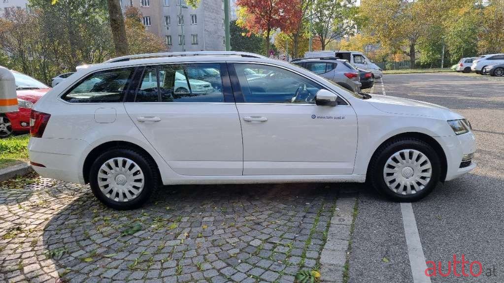 2019' Skoda Octavia photo #3