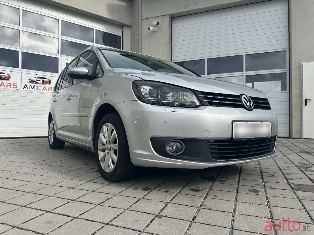 2012' Volkswagen Touran photo #5