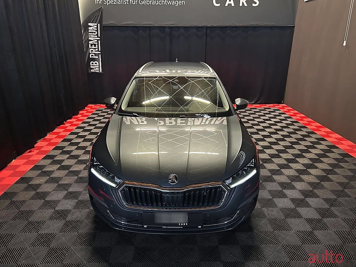 2020' Skoda Octavia photo #4