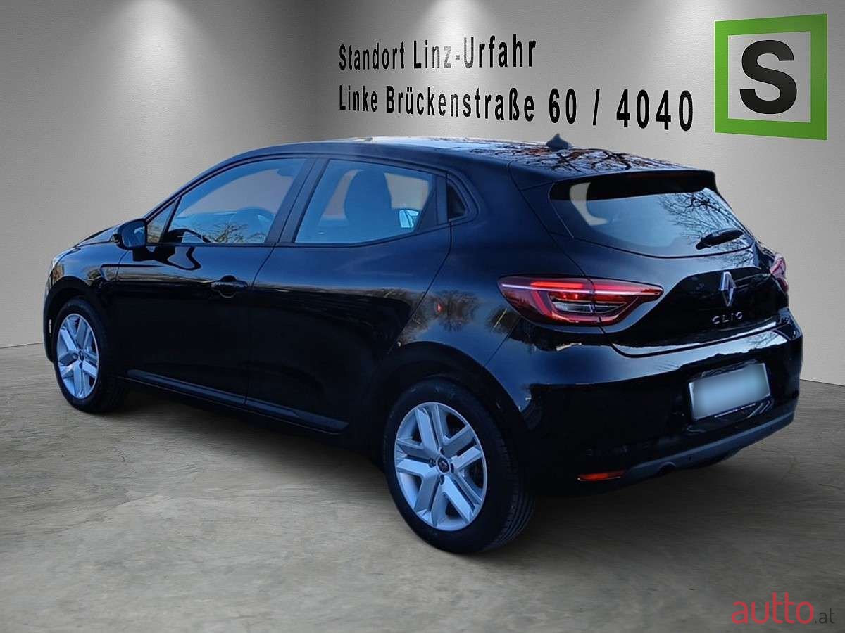 2022' Renault Clio photo #2