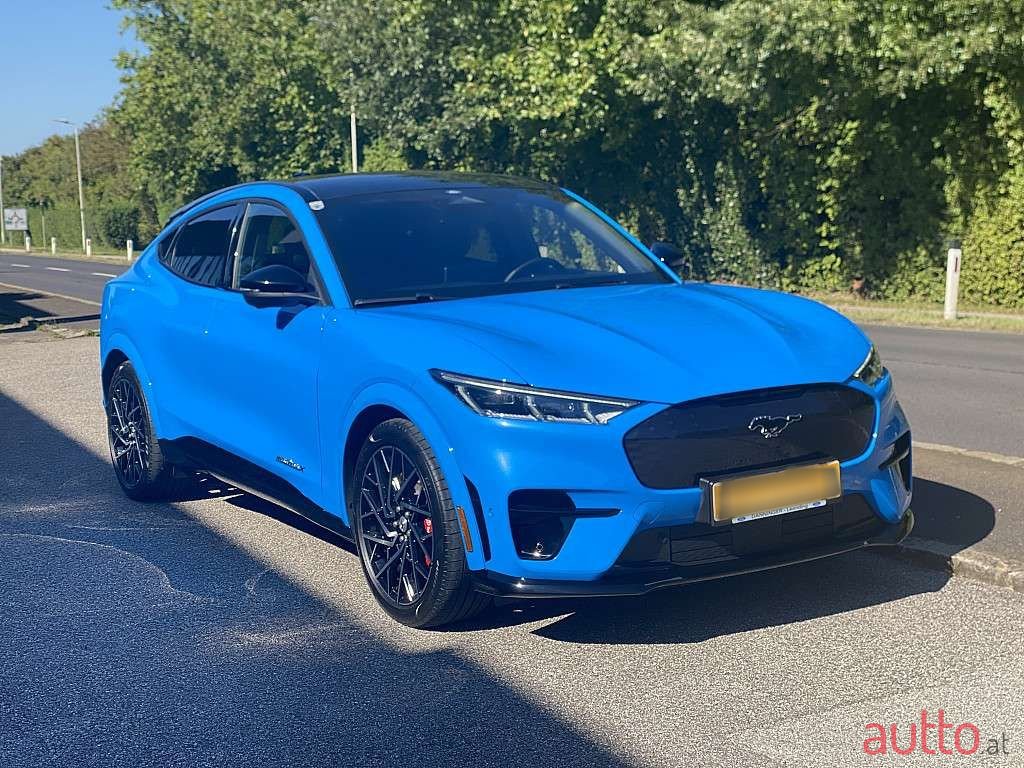 2022' Ford Mustang Mach-E photo #2