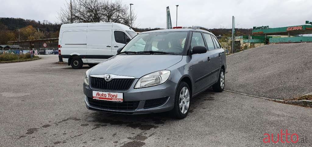 2013' Skoda Fabia photo #2