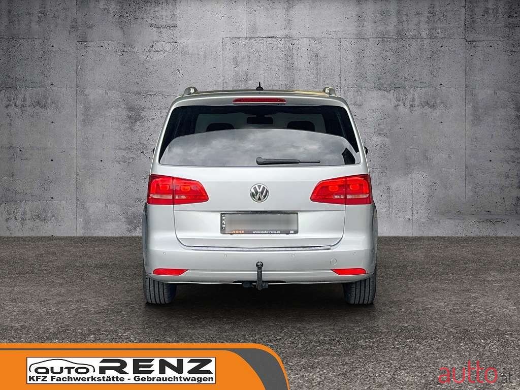 2014' Volkswagen Touran photo #5