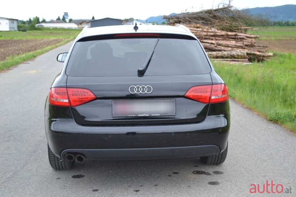 2011' Audi A4 photo #2