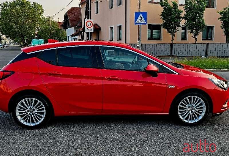 2017' Opel Astra photo #4