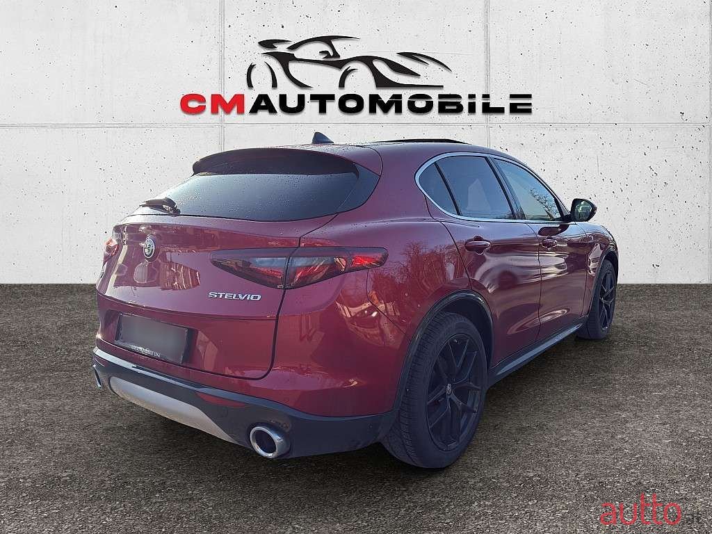 2021' Alfa Romeo Stelvio photo #5