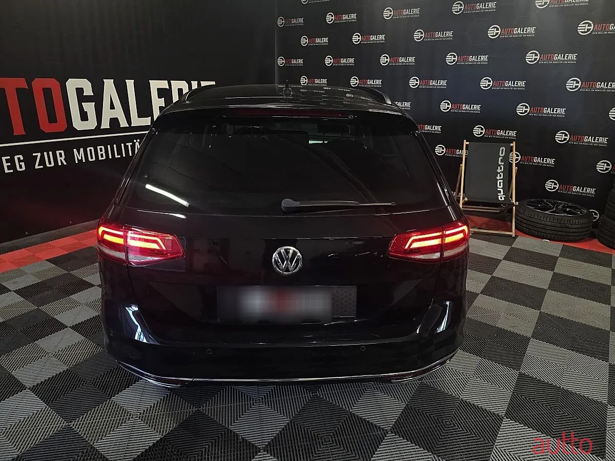 2017' Volkswagen Passat photo #5