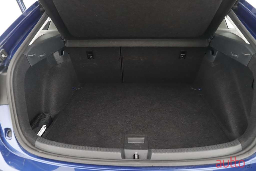 2023' Volkswagen Taigo photo #6