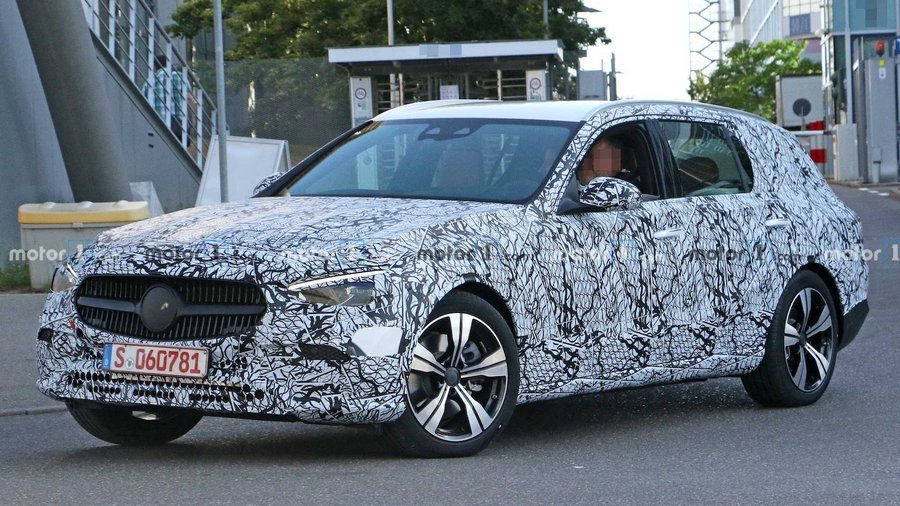 2021 Mercedes C-Class Estate Spied With Dual-Screen Interior