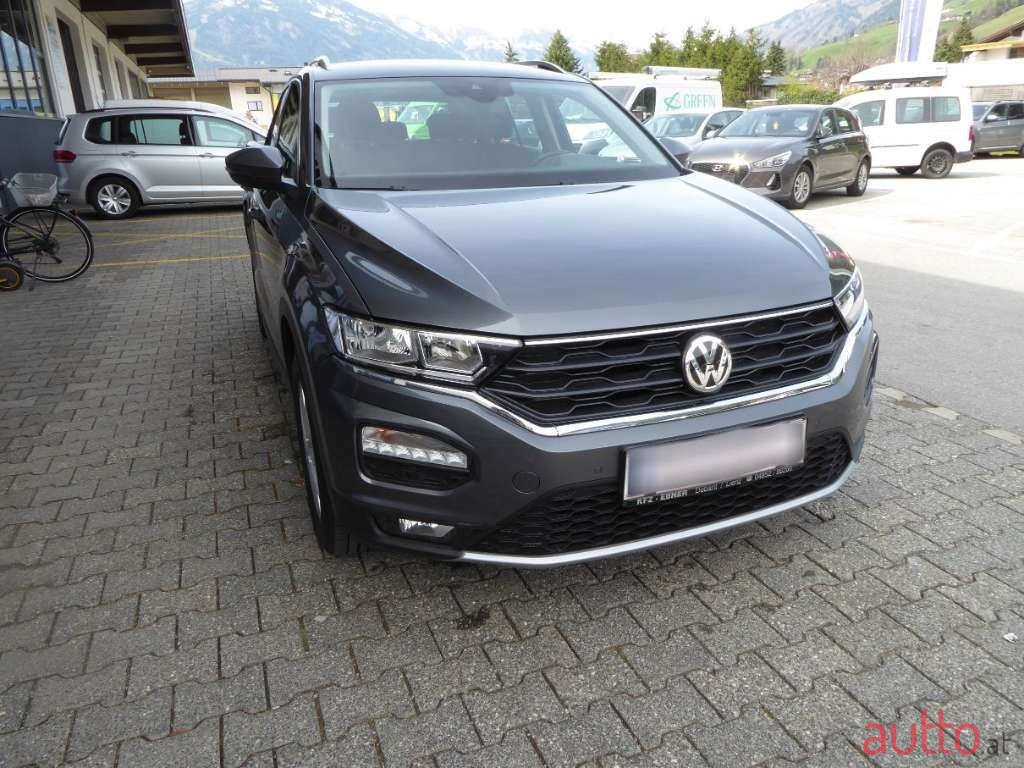 2018' Volkswagen T-Roc photo #2