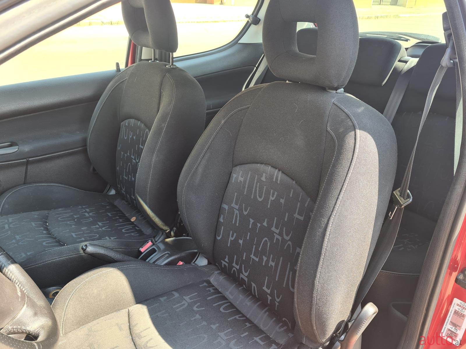 2004' Peugeot 206 photo #6