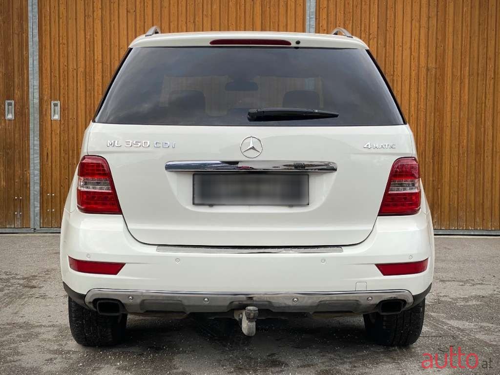 2011' Mercedes-Benz M-Klasse photo #4