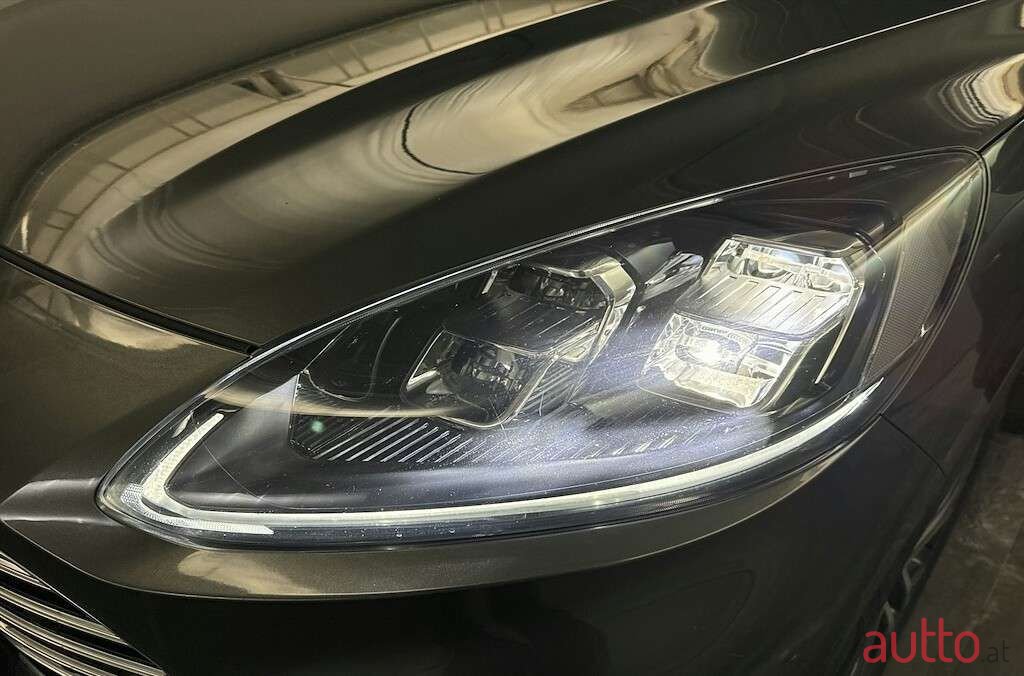 2022' Ford Kuga photo #5