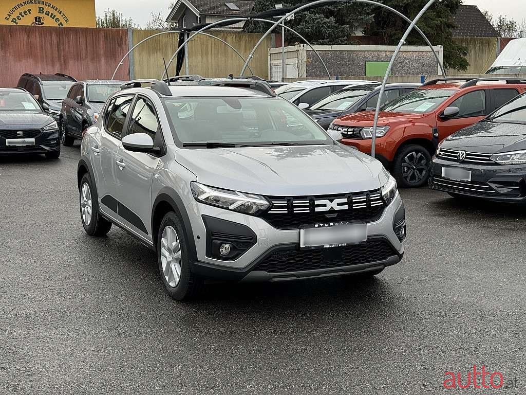 2023' Dacia Sandero photo #3