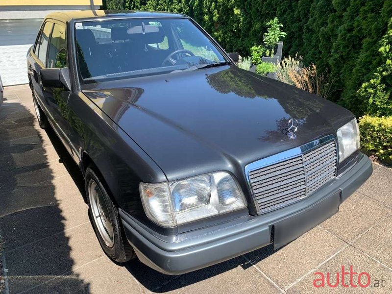 1994' Mercedes-Benz E-Klasse photo #1