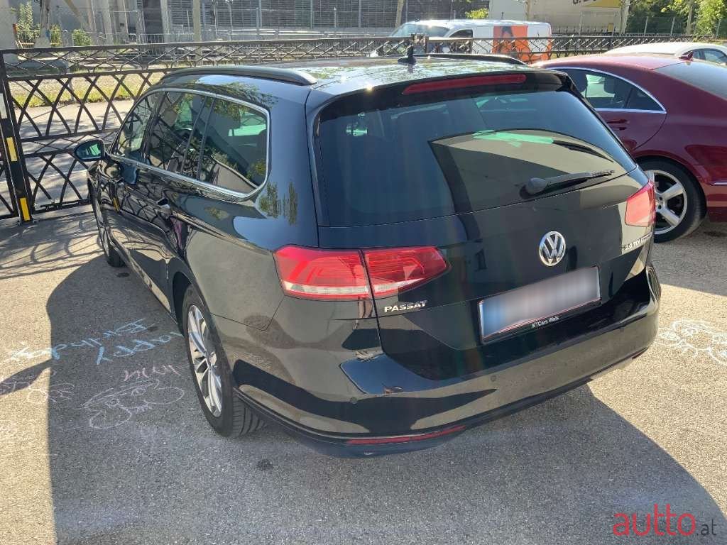 2015' Volkswagen Passat photo #2