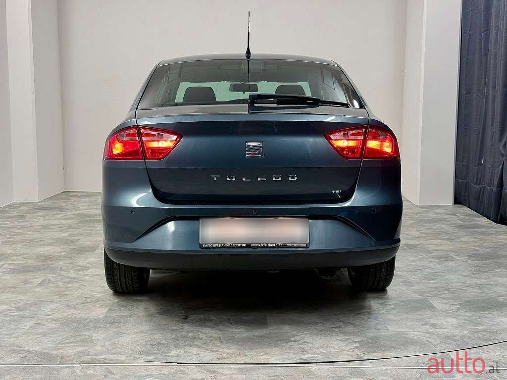 2014' SEAT Toledo photo #6