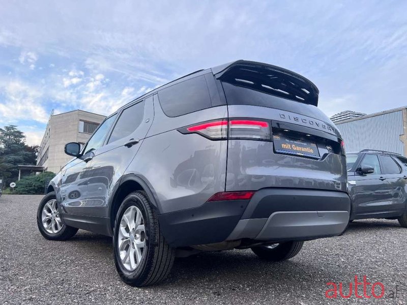 2019' Land Rover Discovery photo #2