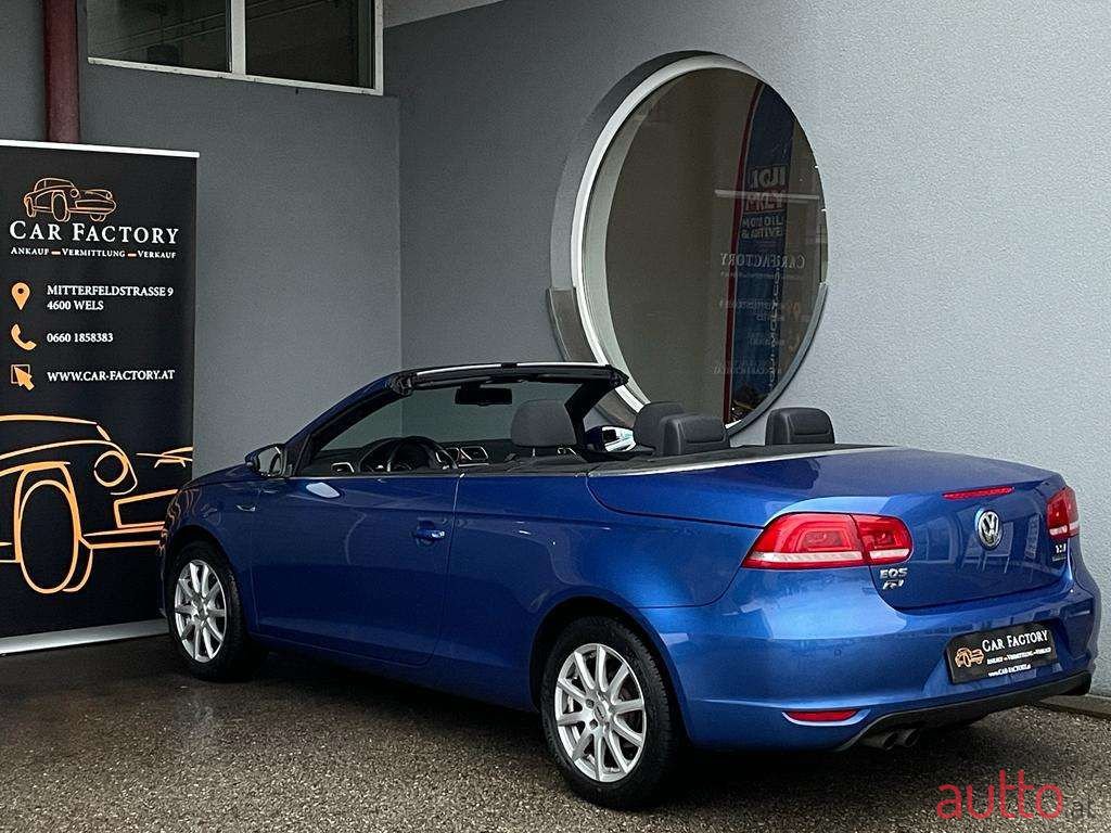 2011' Volkswagen Eos photo #5