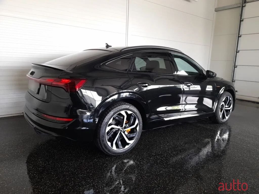 2023' Audi e-tron photo #2