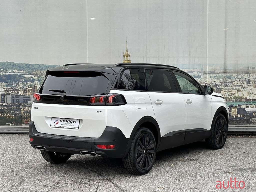 2022' Peugeot 5008 photo #2