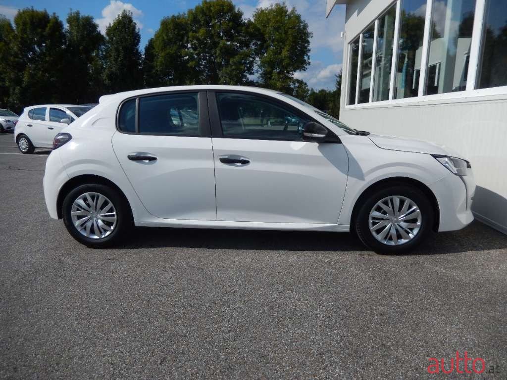 2020' Peugeot 208 photo #5