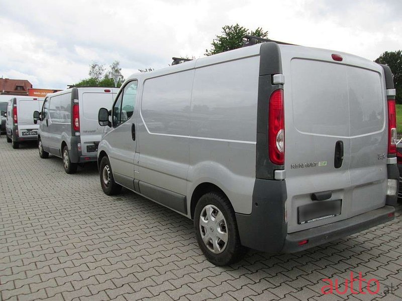 2011' Renault Trafic photo #2