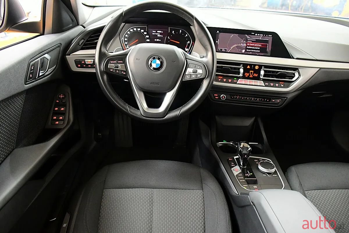 2021' BMW 1Er-Reihe photo #2