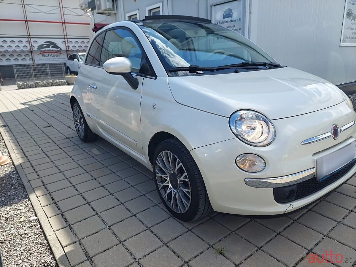 2011' Fiat 500C photo #2