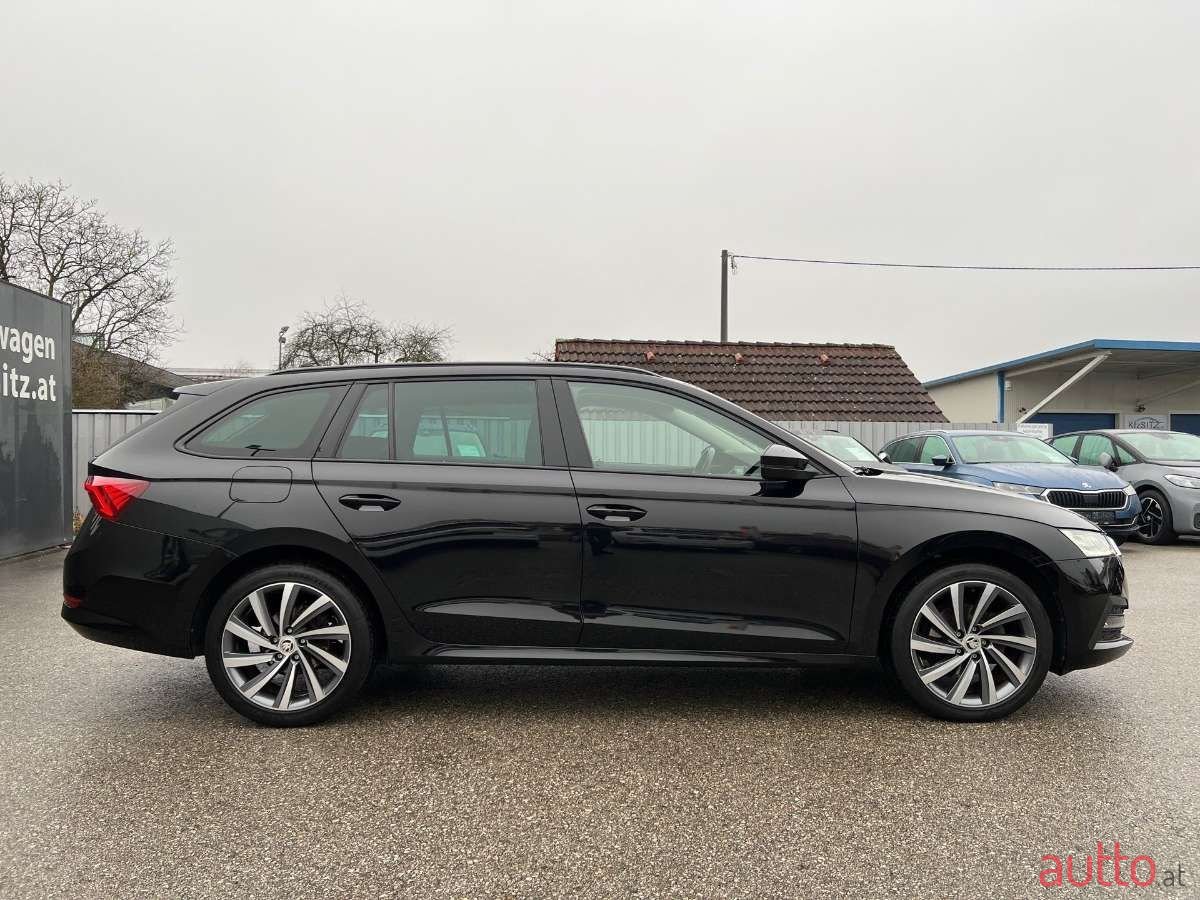 2022' Skoda Octavia photo #2