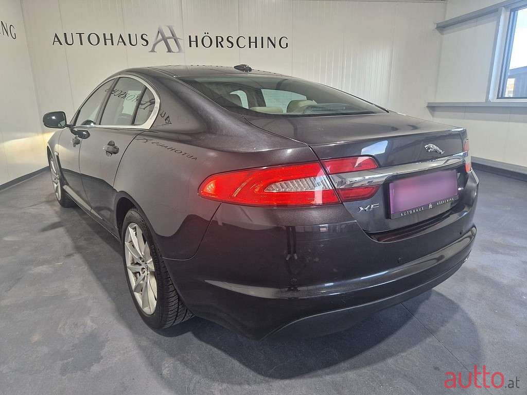2012' Jaguar XF photo #6