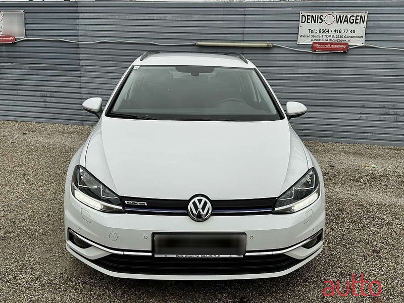 2019' Volkswagen Golf photo #5