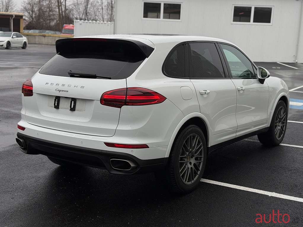 2017' Porsche Cayenne photo #6
