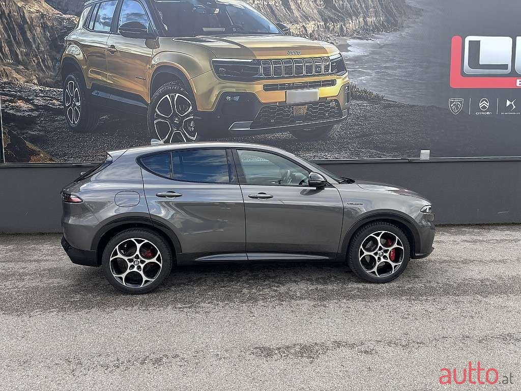 2023' Alfa Romeo Tonale photo #3