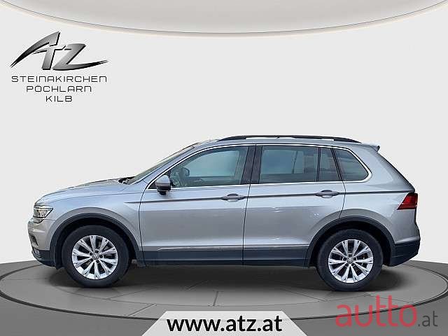 2019' Volkswagen Tiguan photo #2