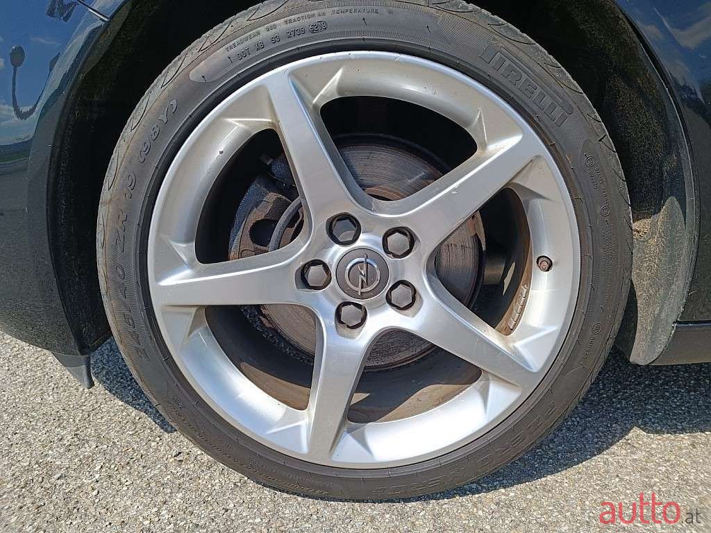 2011' Opel Insignia photo #5