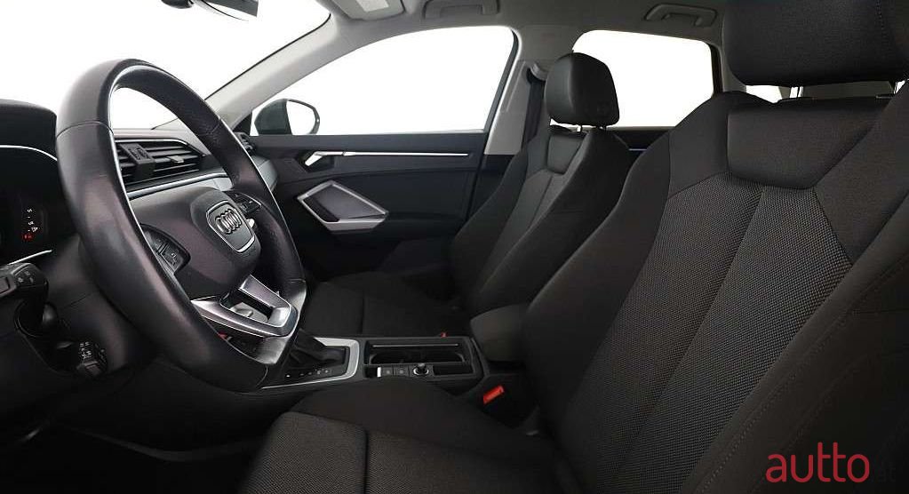 2023' Audi Q3 photo #2