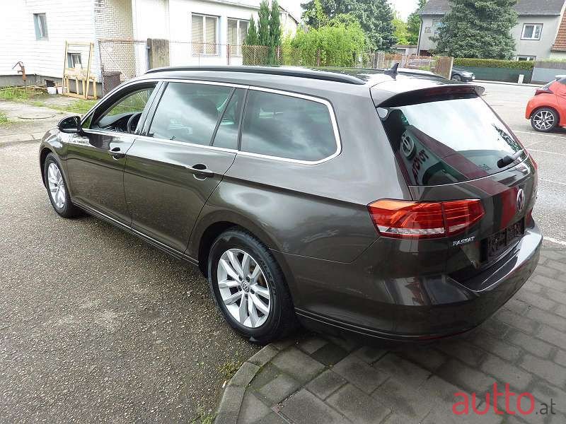 2016' Volkswagen Passat photo #2