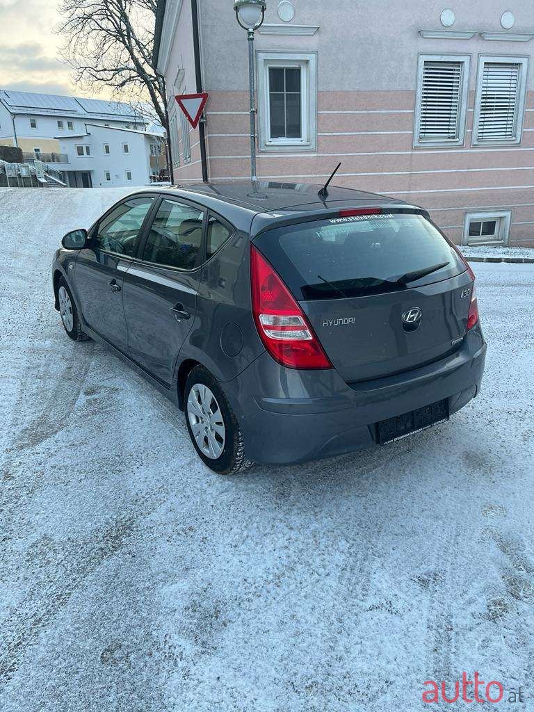 2010' Hyundai i30 photo #5