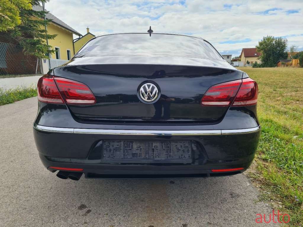 2013' Volkswagen Passat photo #6