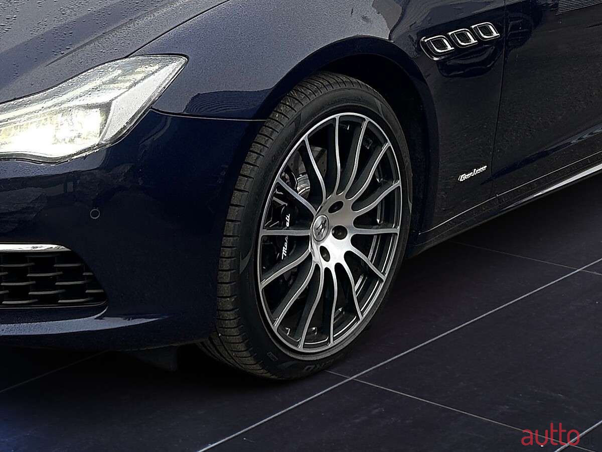2018' Maserati Quattroporte photo #3
