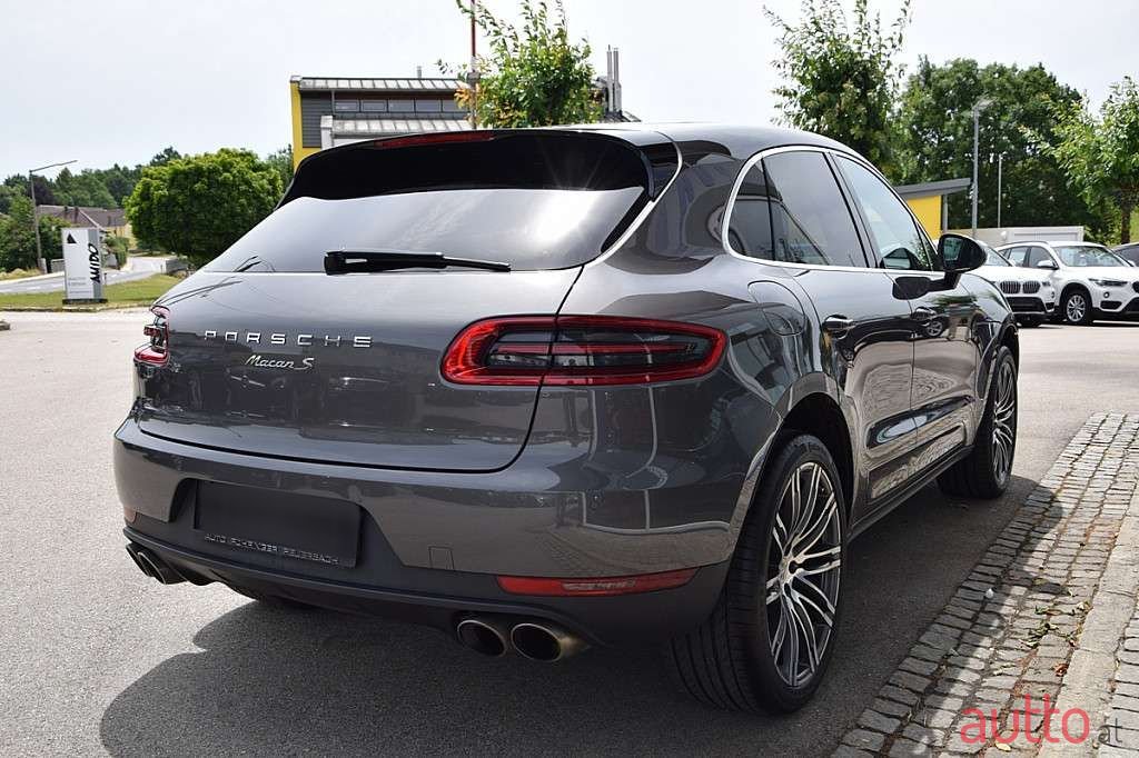2015' Porsche Macan photo #3